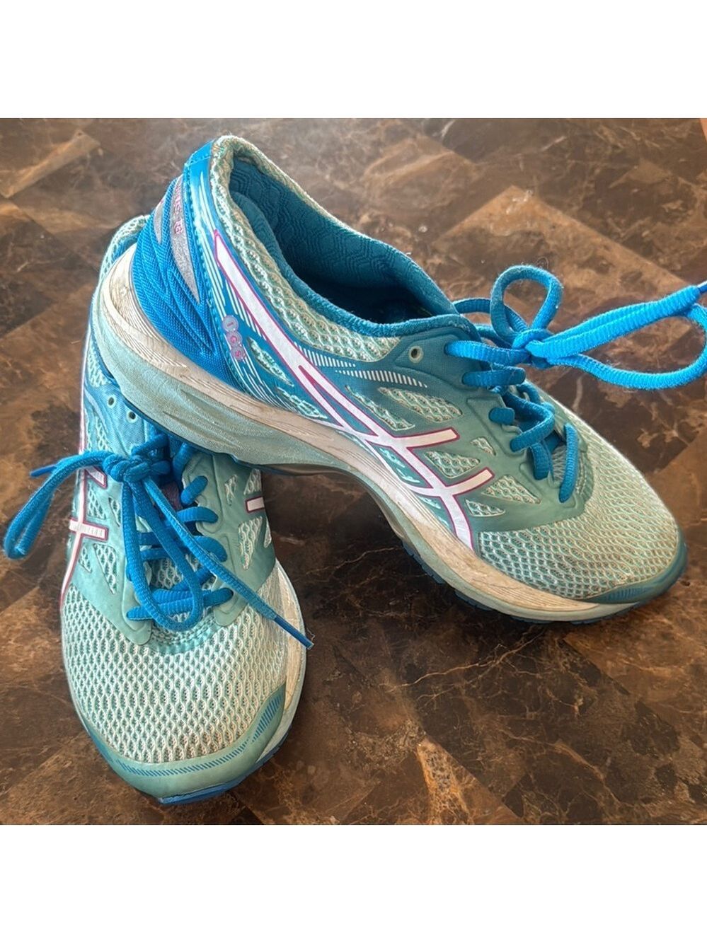 Asics Women's Blue Running Shoes Size 7.5🥰